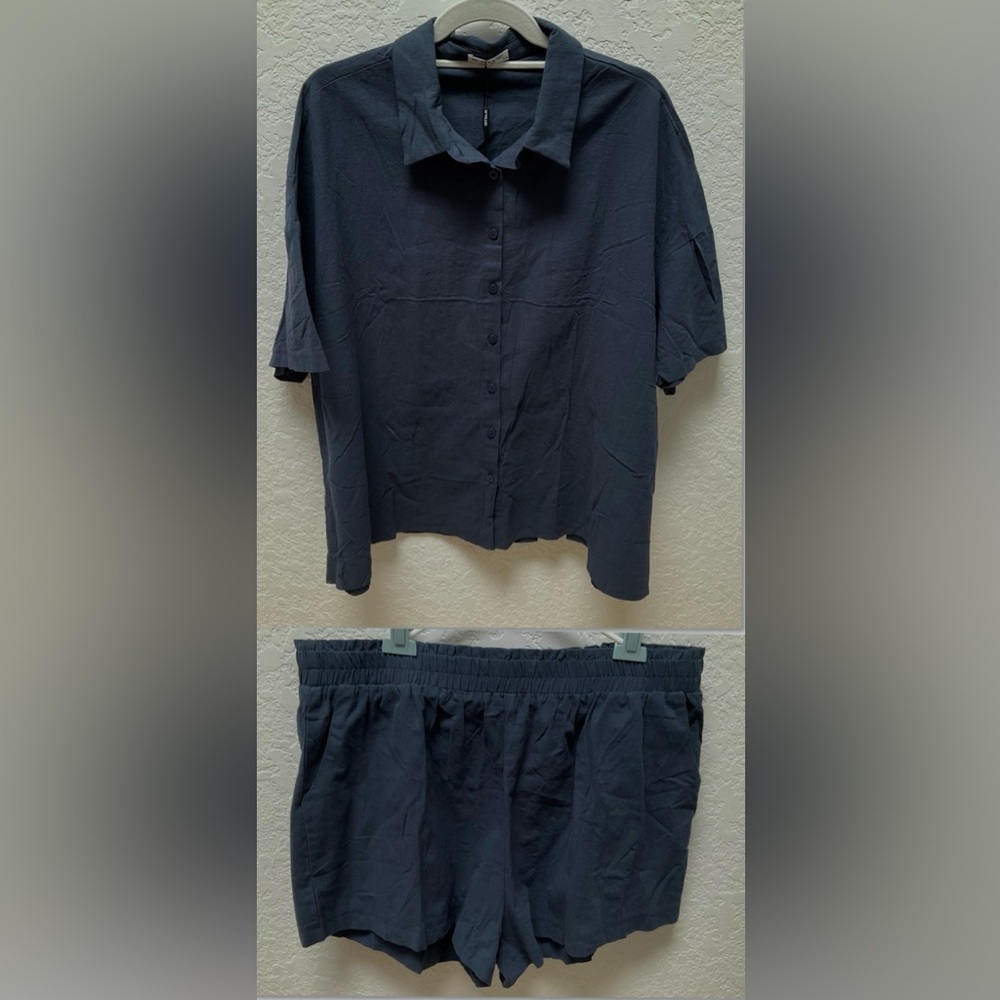 NWT In’Voland Shirt & Shorts Set in Dark Blue